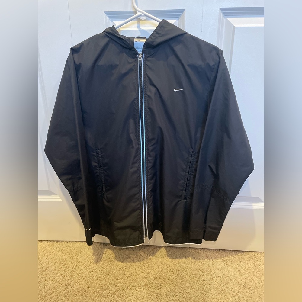 Nike women’s Black Windbreaker Jacket